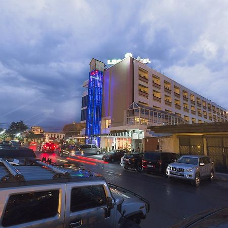 Leon Hotel Kinshasa Bagian luar foto