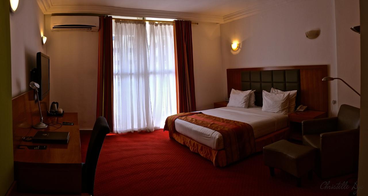Leon Hotel Kinshasa Bagian luar foto