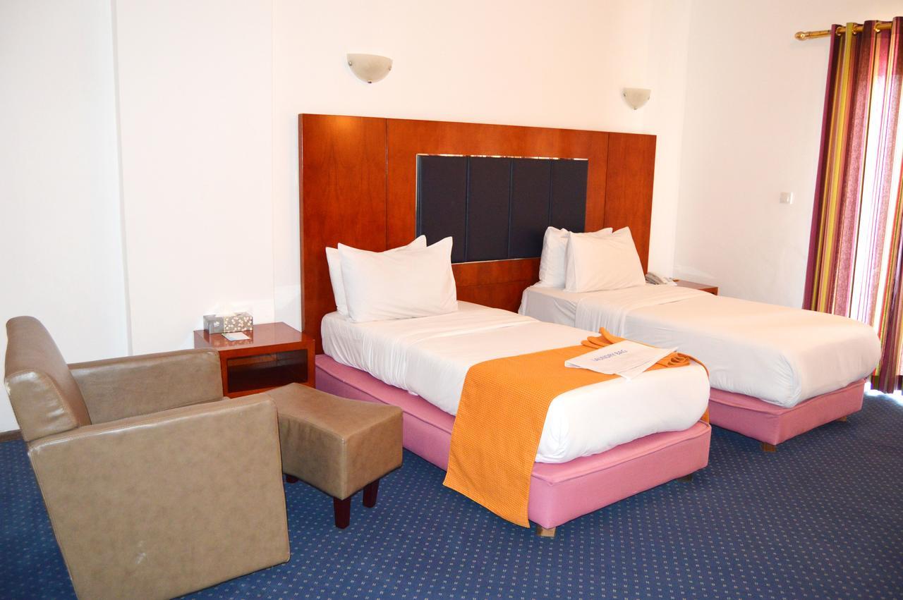 Leon Hotel Kinshasa Ruang foto