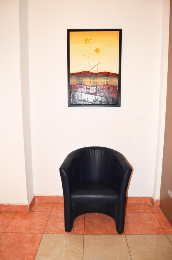 Leon Hotel Kinshasa Bagian luar foto